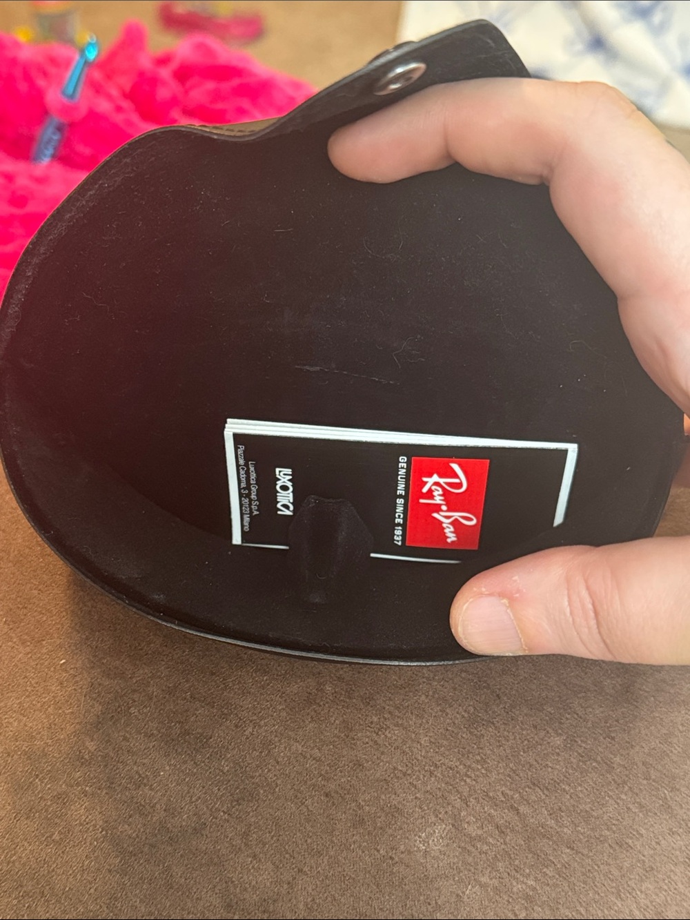 🚀 Ray-Ban Black Leather Sunglasses Case with Gold Logo - Picture 6 of 9